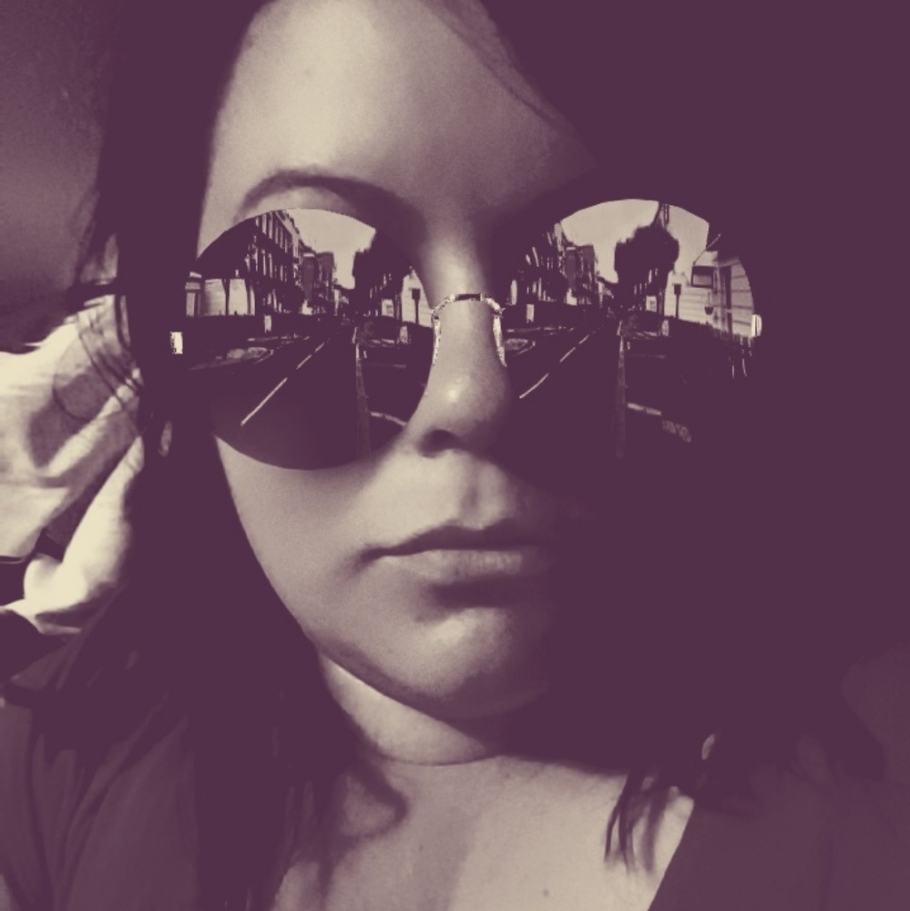 Meet your Posher, Angie